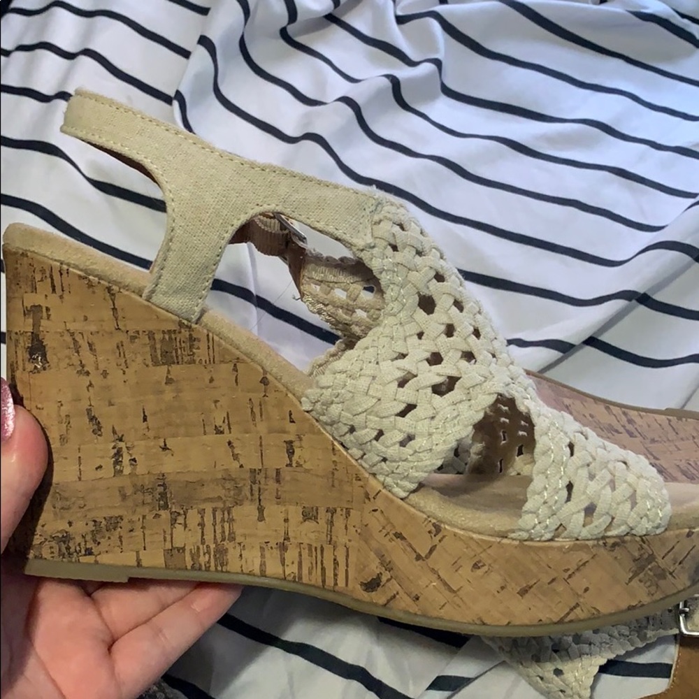 Heels/Wedges - Picture 3 of 3